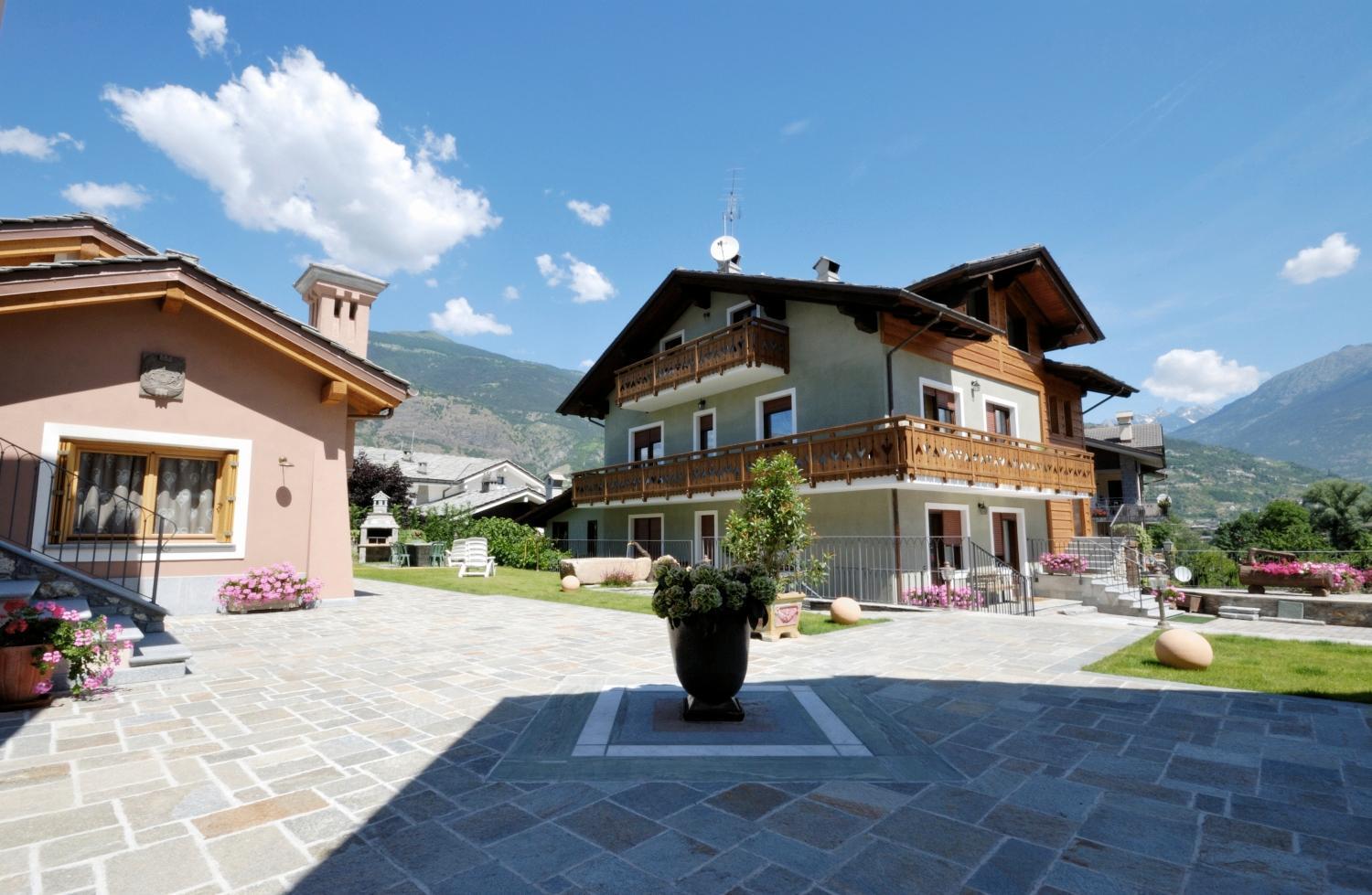Au Petit Chevrot Aparthotel Cerise Exterior photo